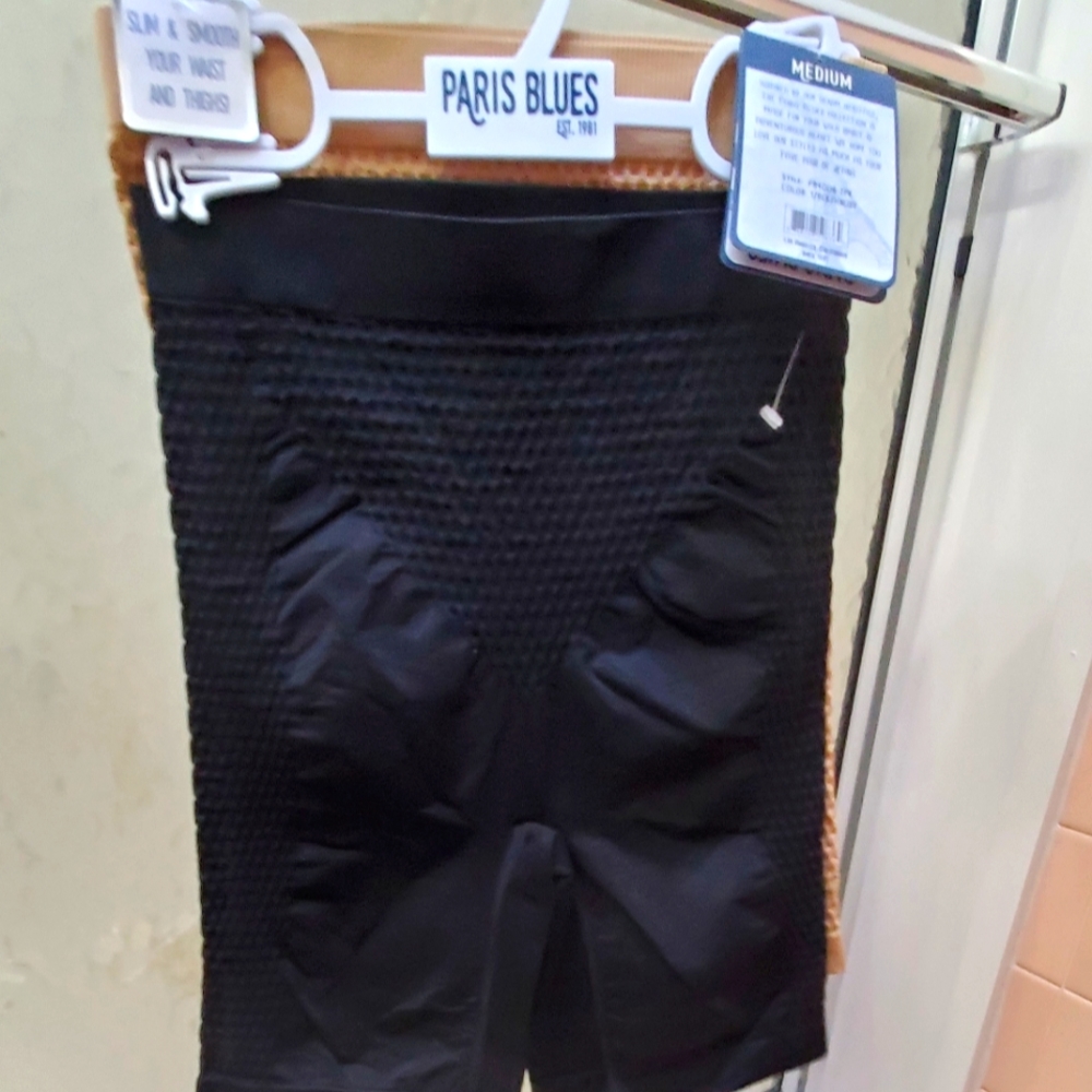 NWT Paris Blues 2 Shaping Biker Short; Slims/Smooths Waist/ Thighs. M Sz ; $35.